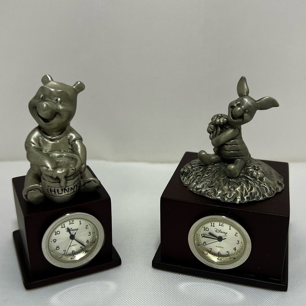 Winnie the Pooh / Piglet, vintage mini quartz pedestal clock